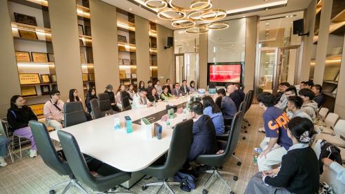 跨邦互换启新篇，共探产学研新蹊径